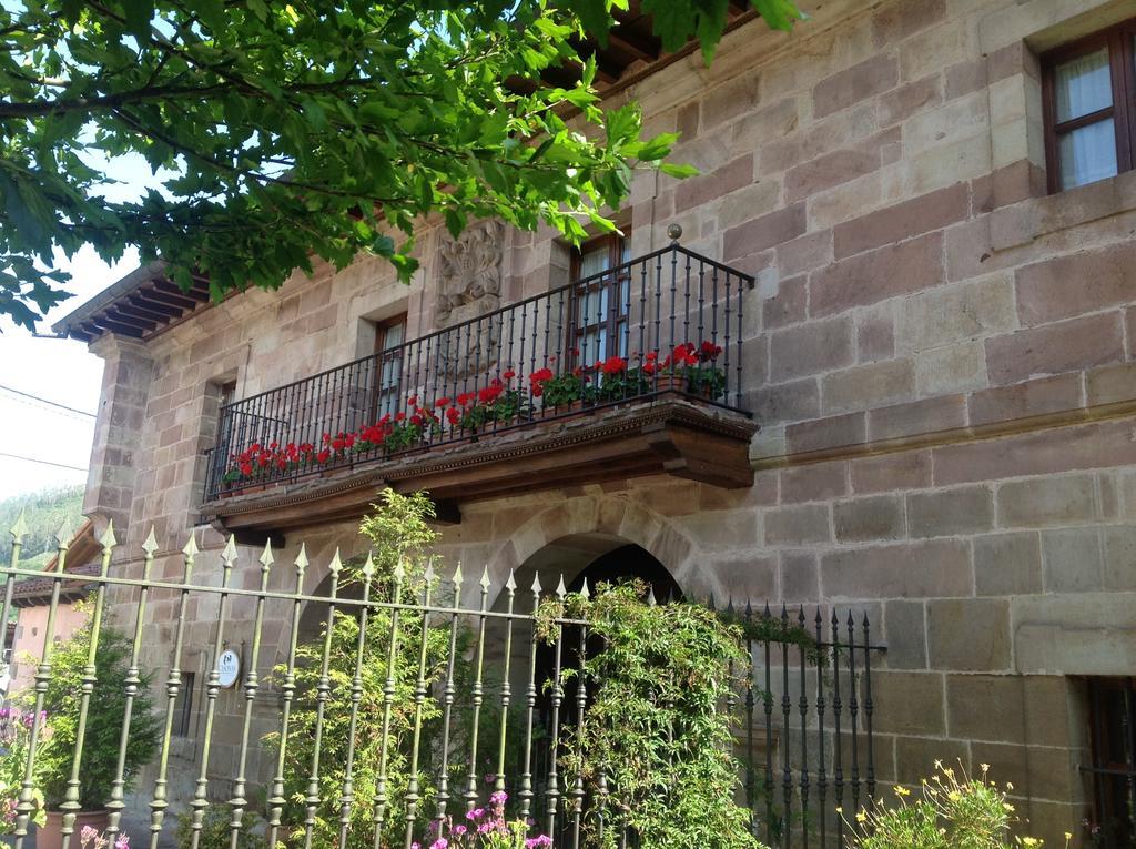 Casona De La Salceda Guest House Treceño Eksteriør bilde