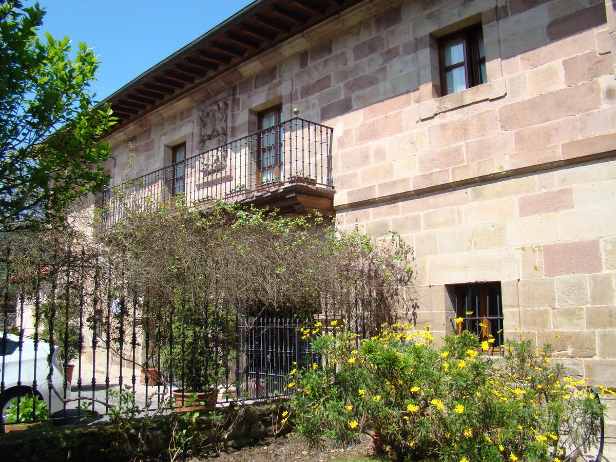 Casona De La Salceda Guest House Treceño Eksteriør bilde