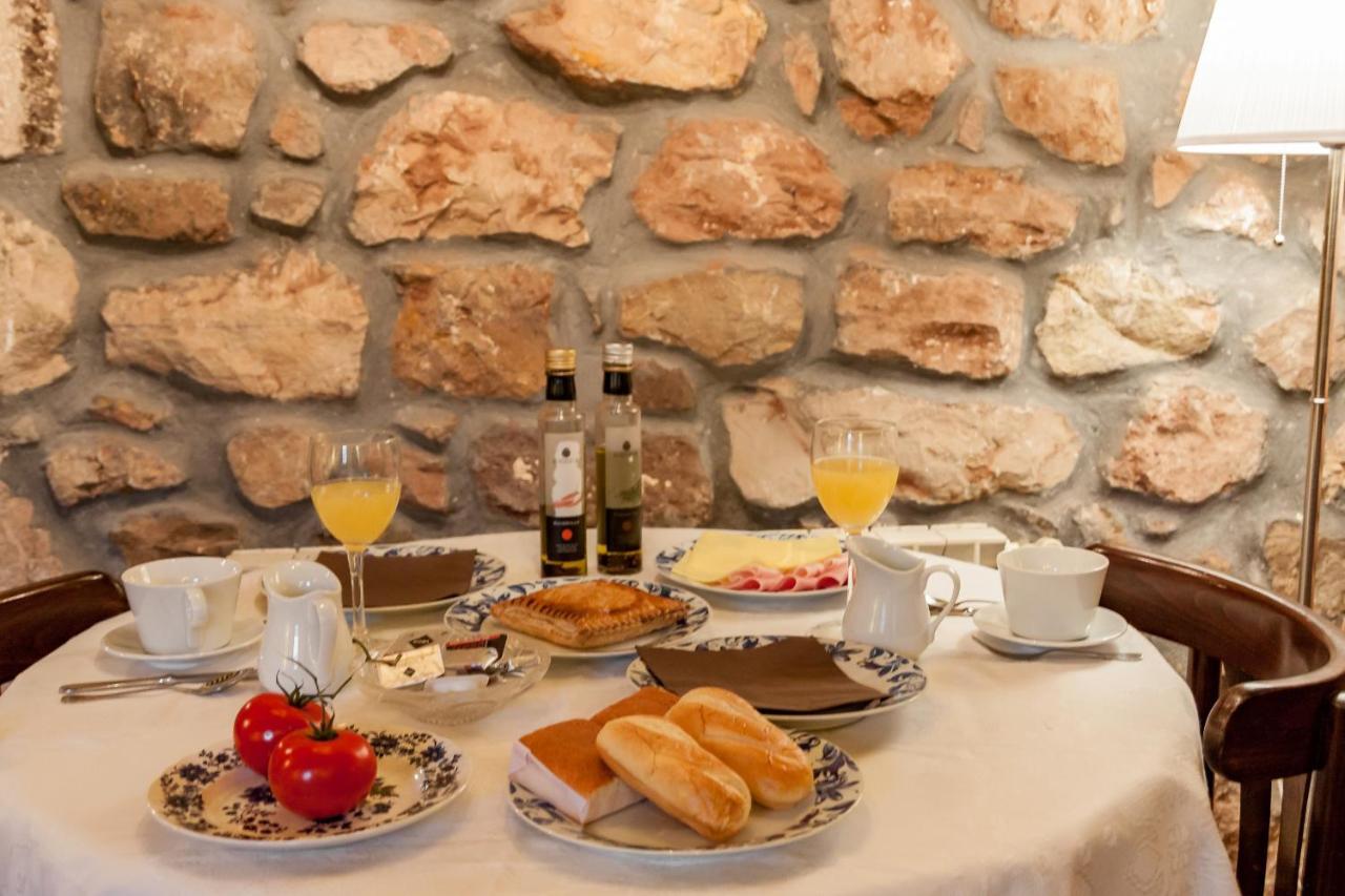 Casona De La Salceda Guest House Treceño Eksteriør bilde